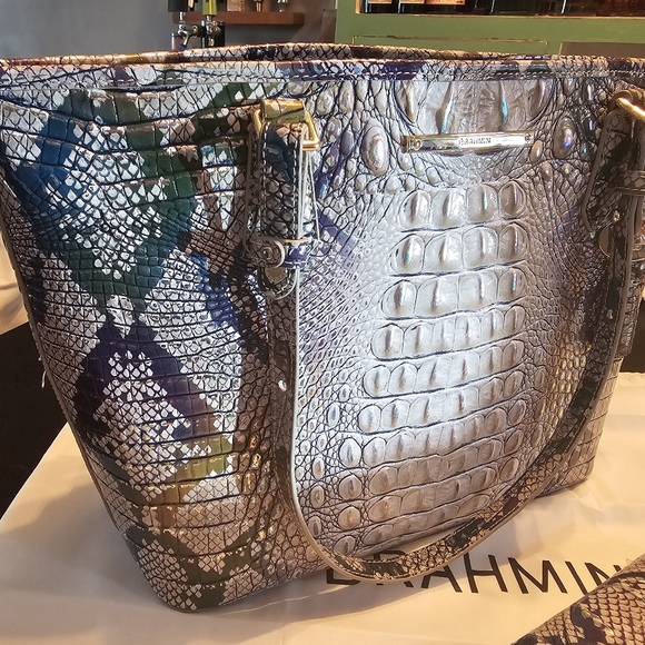 Brahmin handbag with matching wallet - Picture 2 of 6
